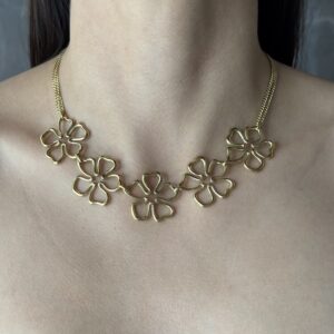COLLAR FLORES HUECOS