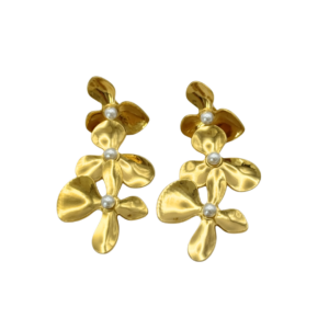 ARETE FLORES COLGANTES CON PERLA