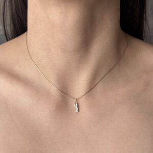 COLLAR BARRA ZIRCONIAS EN DISMINUCION