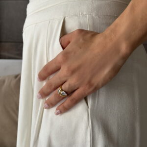 ANILLO ONDAS DOBLE ZIRCONIAS OVALADA