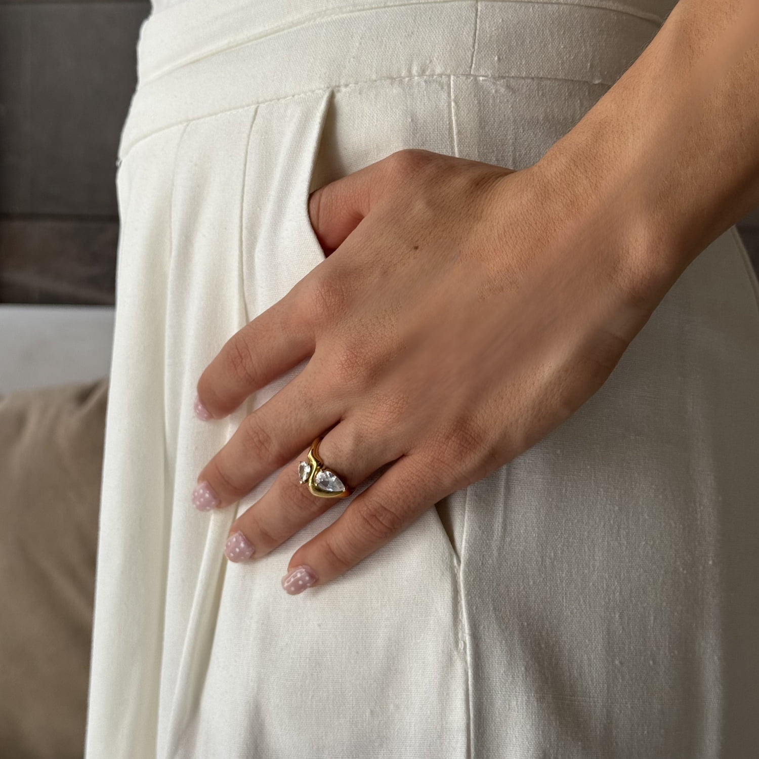 ANILLO ONDAS DOBLE ZIRCONIAS OVALADA - Imagen 2