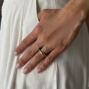 ANILLO ENTRELAZADO BI TONO