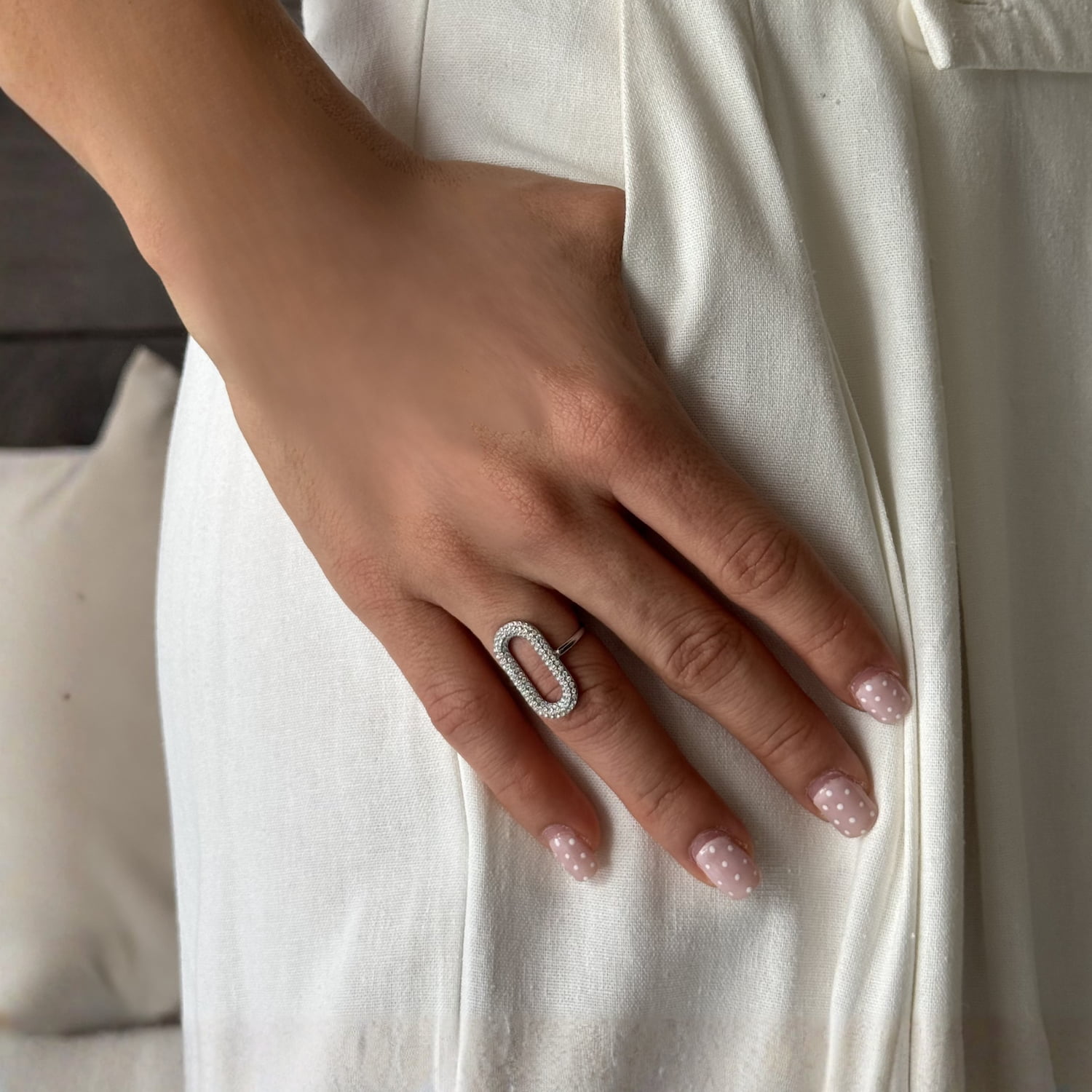ANILLO OVALO ZIRCONIAS - Imagen 2