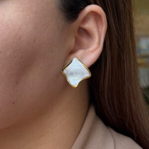 ARETE ROMBO CON ESMALTE APERLADO