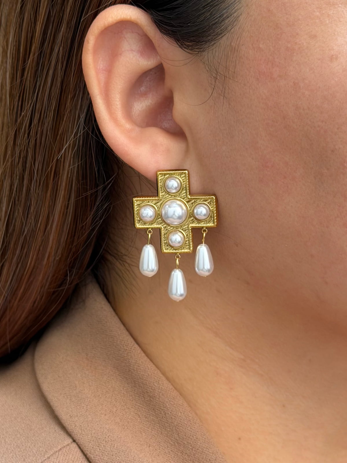 ARETE CRUZ CON PERLAS COLGANTES - Imagen 2