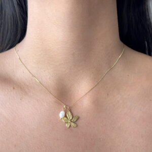 COLLAR CHARM FLOR Y PERLA NATURAL
