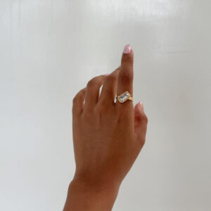ANILLO CRISTAL RECTANGULAR CURVO