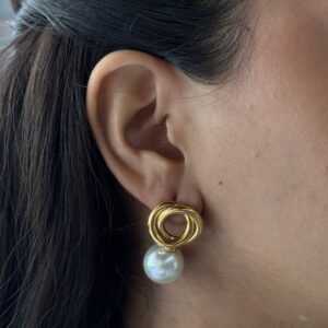 ARETE CIRCULAR ENTRELAZADO CON PERLA