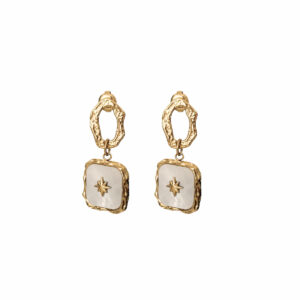 ARETE CUADRO COLGANTE CON MADRE PERLA Y DESTELLO