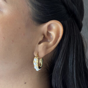 ARRACADA CON PERLAS SINTETICAS EN FORMA DE U
