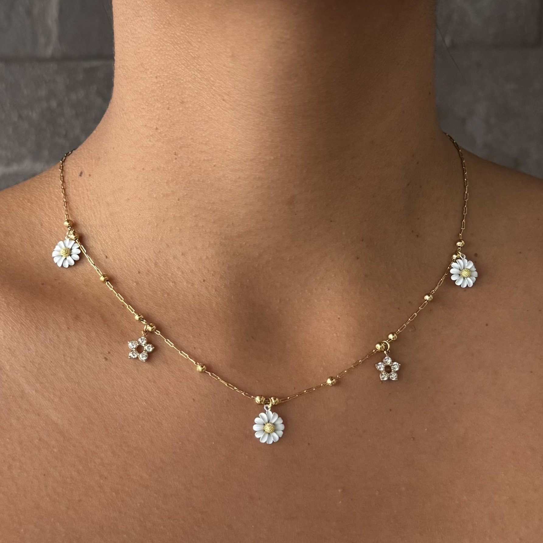 COLLAR CHARM FLORES ZIRCONIAS Y MARGARITAS - Imagen 2