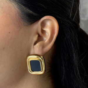 ARETE RECTANGULAR CON ESMALTE NEGRO