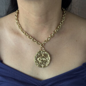 COLLAR PLACA CIRCULAR CON OJO