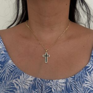 COLLAR CRUZ CON ZIRCONIAS