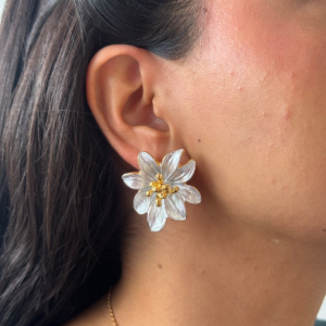 ARETES FLOR CON PISTILOS