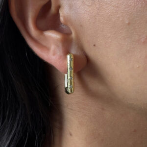 HOOPS CUADRADOS CON DESTELLOS DE ZIRCONIAS
