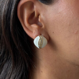 ARETE ESMALTE BLANCO CON ZIRCONIAS ENCONTRADAS
